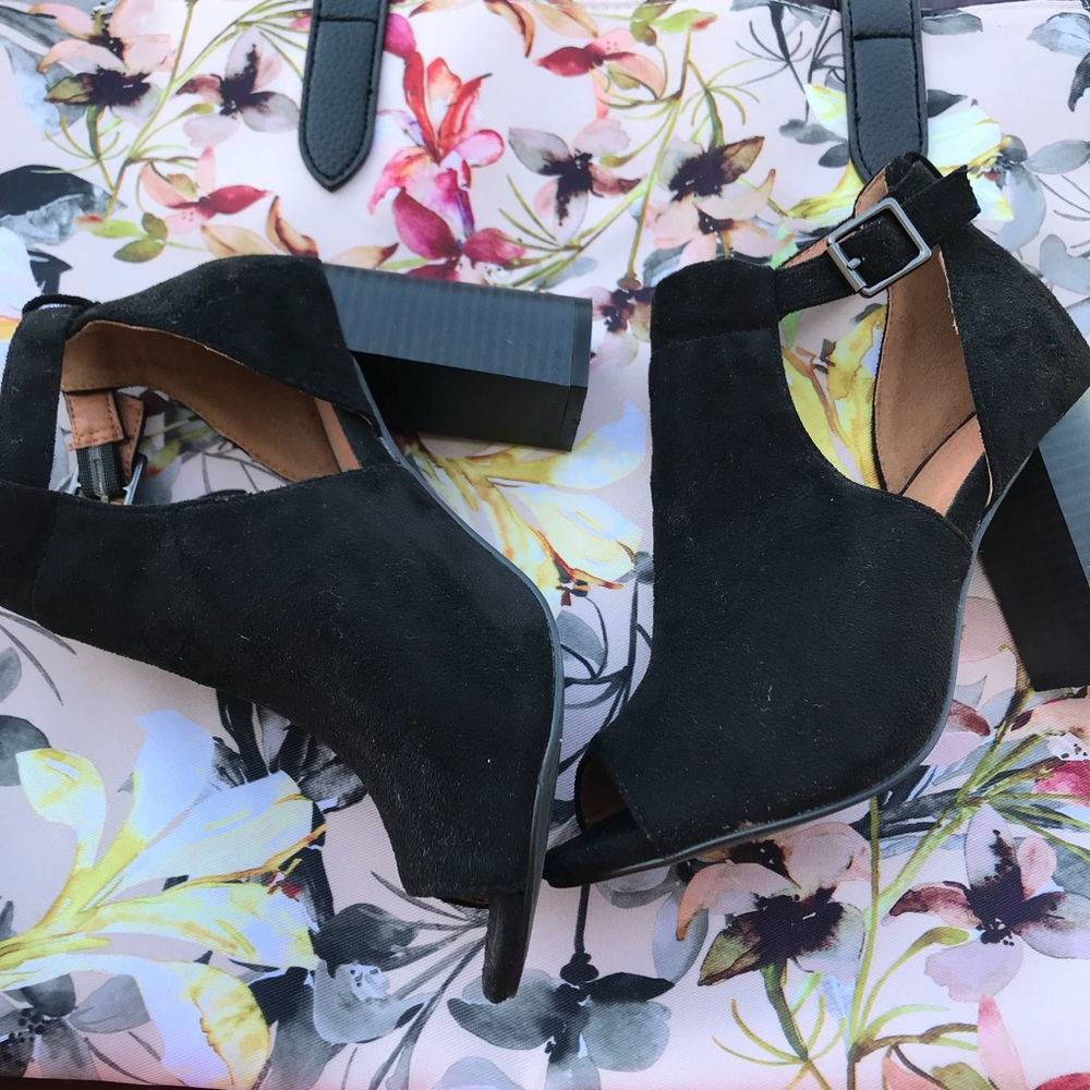Black ankle booties